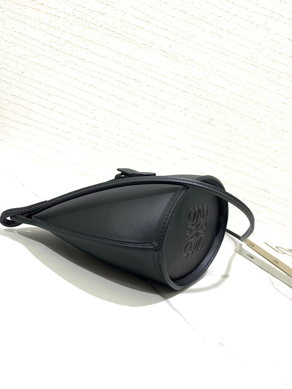 Ziva's Charm handbag – interior view (14cm*17cm*11.5cm)