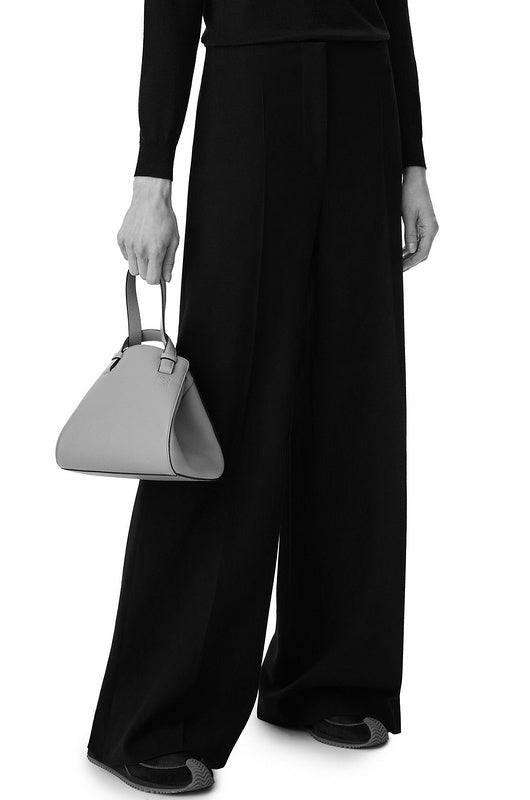 Ziva's Charm handbag – front view (20cm*20cm*18cm)