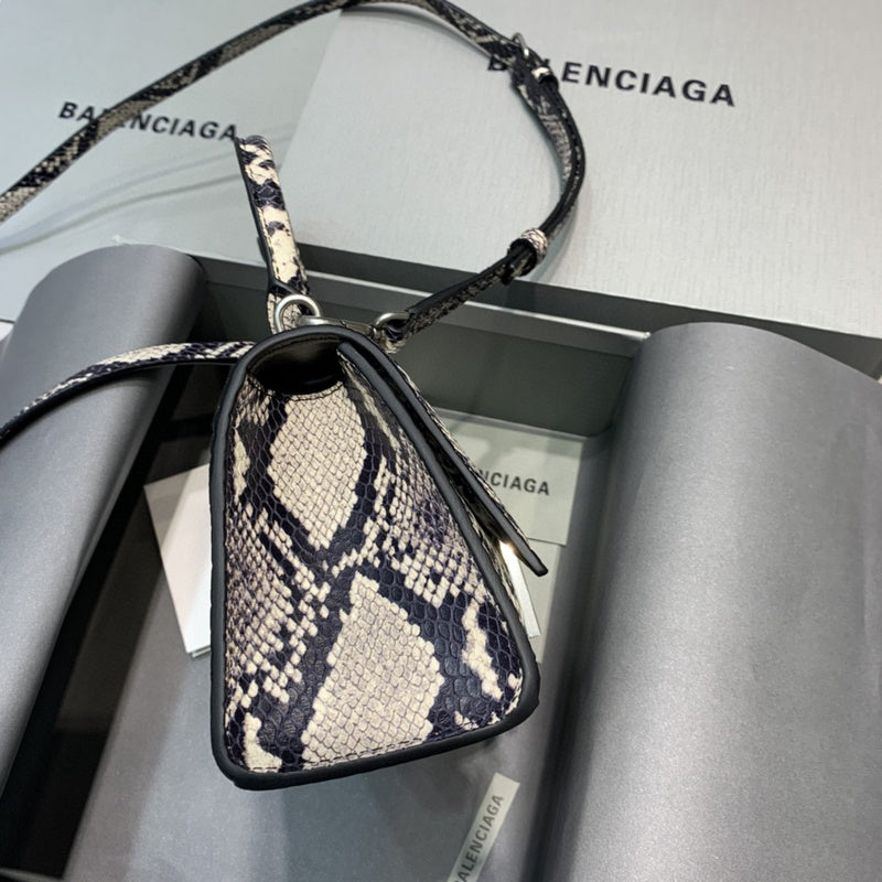 Elegant Premium PU Leather Handbag - Refined Silhouette | Women's Fashion Handbag #707 - back view (image 4) of designer-inspired handbag
