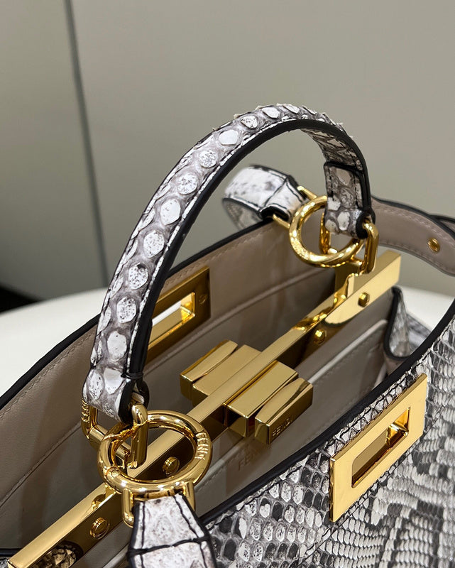 Ziva's Charm handbag – interior view (27cm*11cm*20cm)