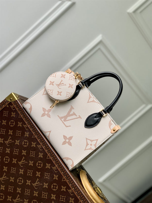  everyday bag interior and compartment view