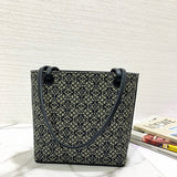 Ziva's Charm handbag – close-up view (21cm*10cm*22cm)