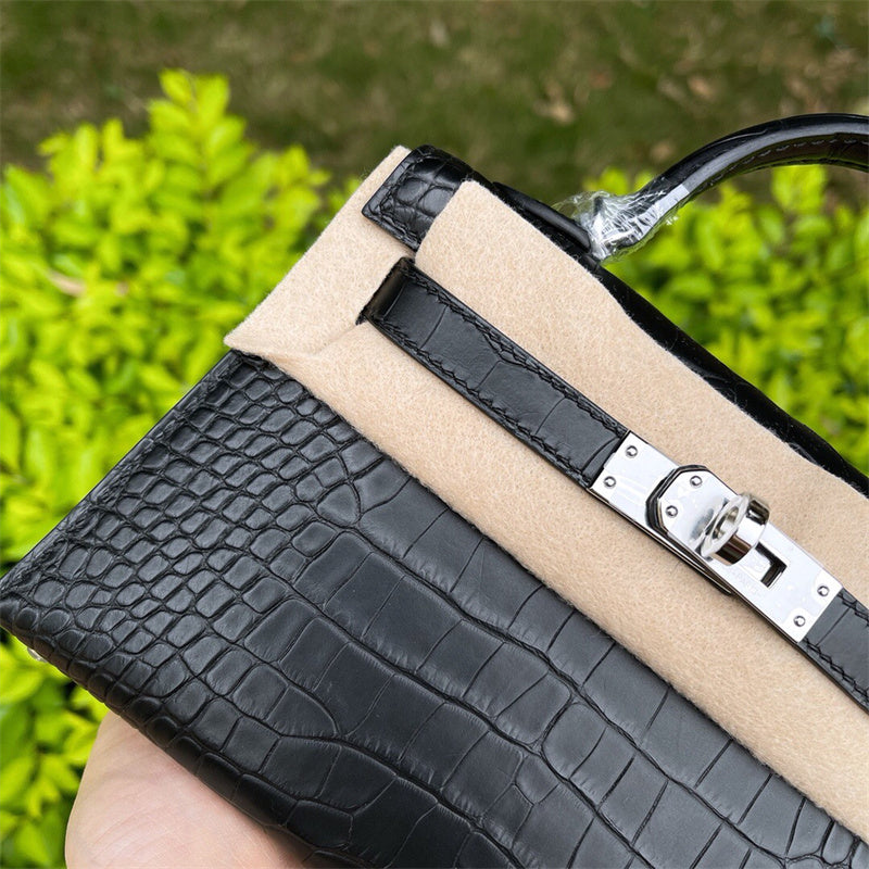  handbag interior and compartment view