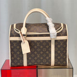 Contemporary tote bag front view