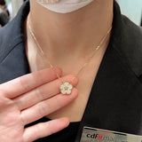 Side view of Van Cleef & Arpels unisex jewelry piece