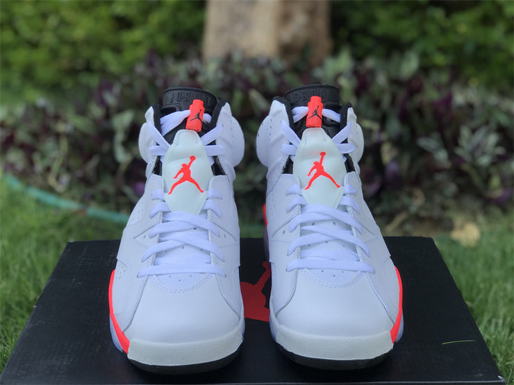 Nike clean off-white luxury sneakers view 17 chunky sole construction