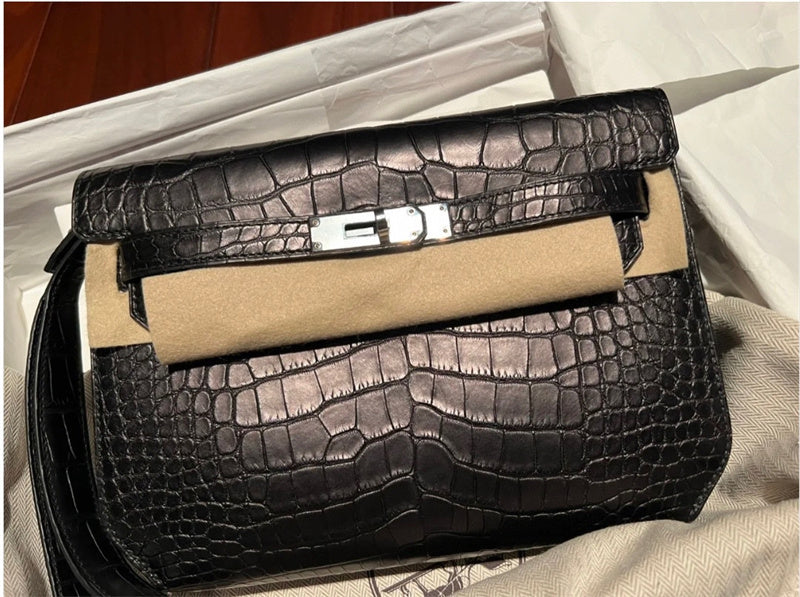  Classic everyday bag carried on shoulder