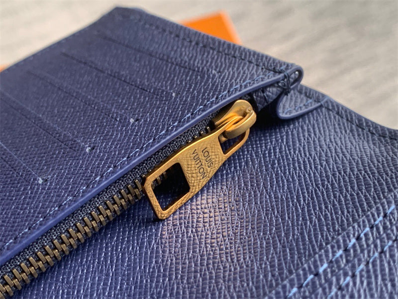  handbag interior and compartment view 9