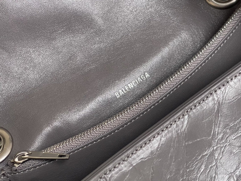 Zivas Charm Chic Craftsmanship Fashion Handbag (Elevated Accessory Essential) – Detail View