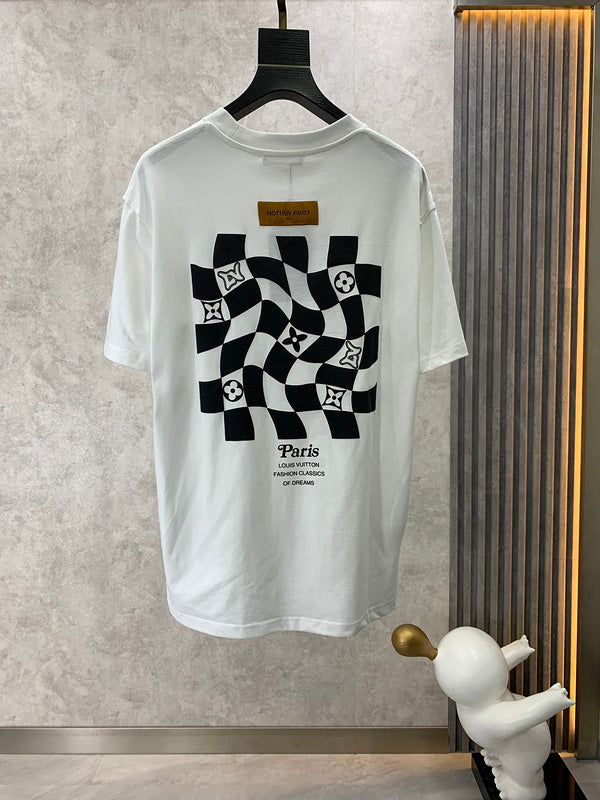 Side profile of Louis Vuitton cotton t-shirt with everyday silhouette