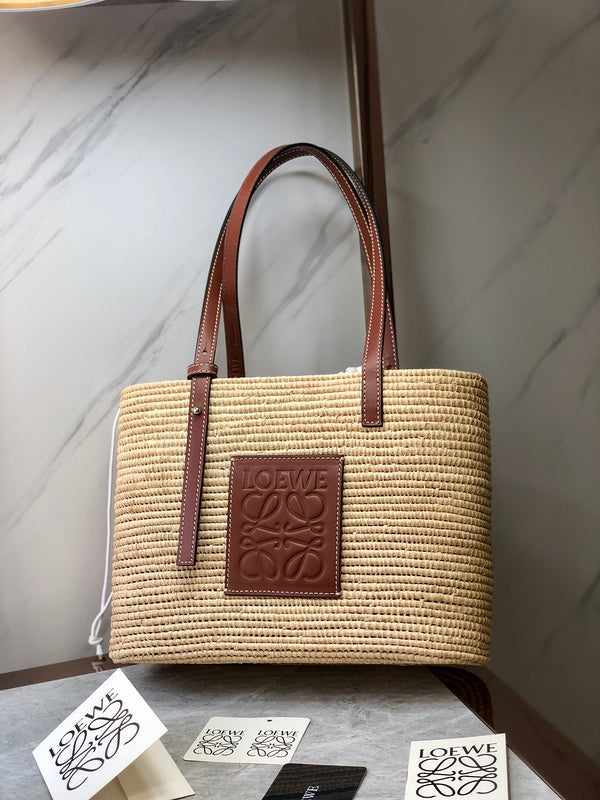 Ziva's Charm handbag – front view (28cm*20cm*10cm)