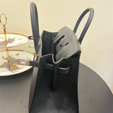 Effortless handbag styled for everyday wear
