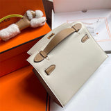  shoulder bag interior and compartment view 9