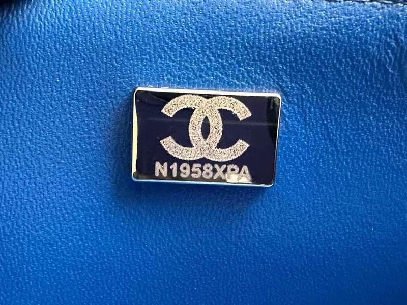 Zivas Charm Understated Luxury Luxury Handbag (Timeless Wardrobe Addition) – Interior View