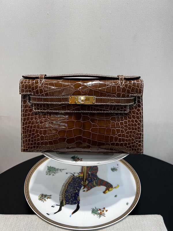 Sleek bag women's premium everyday handbag