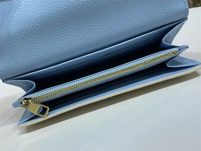  crossbody bag interior and compartment view 9