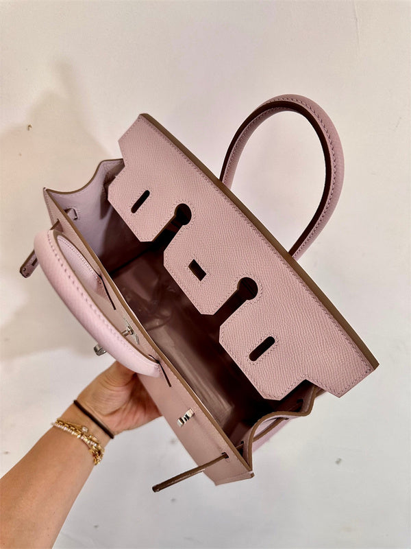  satchel interior and compartment view