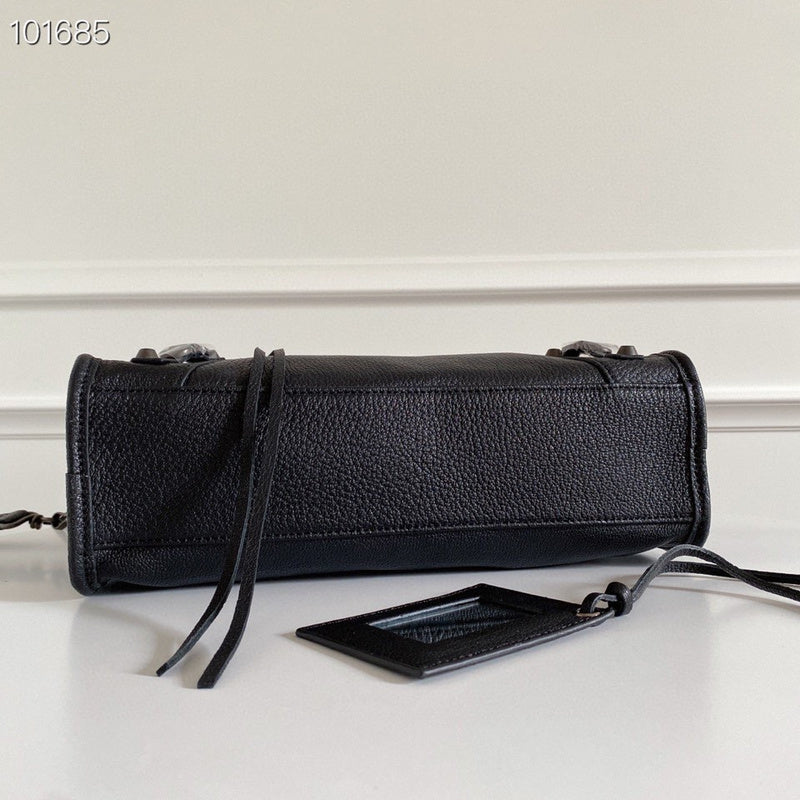 Zivas Charm Streamlined Design Fashion Handbag (Refined Modern Silhouette) – Styled Look