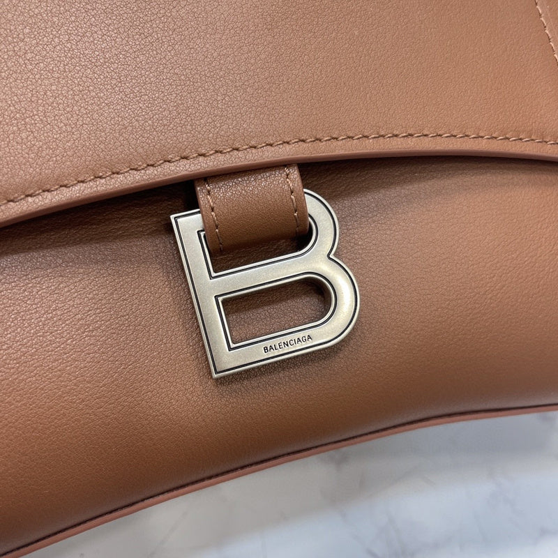 Zivas Charm Effortless Sophistication Statement Handbag (Premium Everyday Carry) – Close-Up Detail