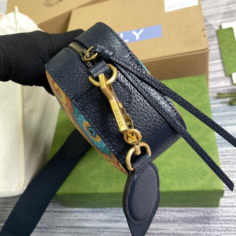 Styled lifestyle shot of chic everyday-luxe women's handbag – women's premium purse