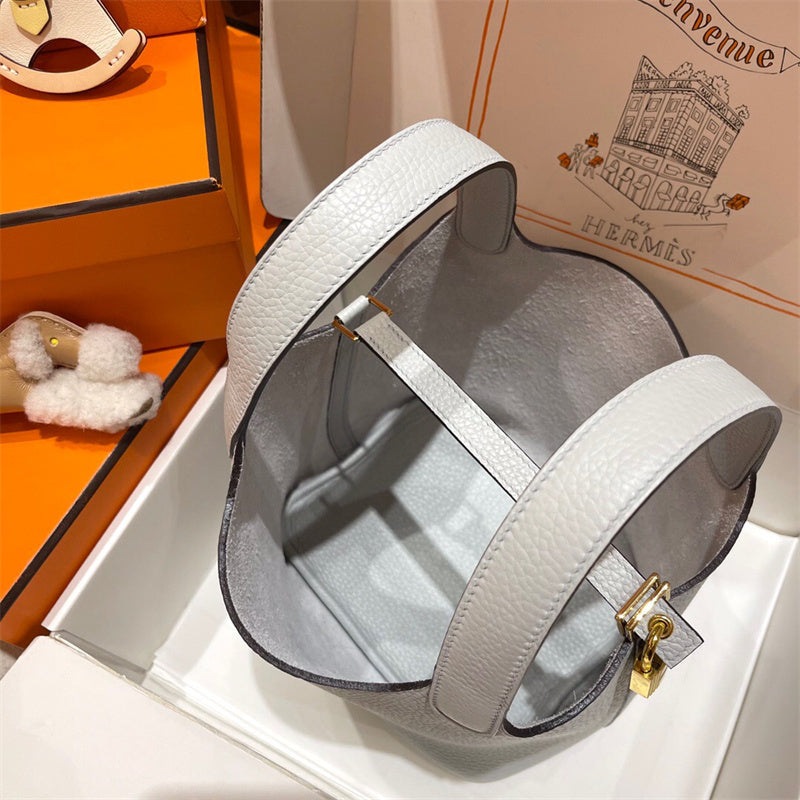  everyday bag interior and compartment view 63