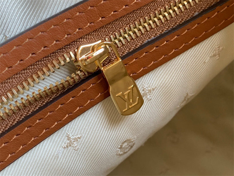  clean-lined carryall bag detail view showing craftsmanship 8