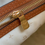  clean-lined carryall bag detail view showing craftsmanship 8