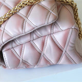  streamlined carryall bag styled with outfit 30
