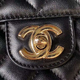 Zivas Charm Versatile Design Luxury Handbag (Contemporary Shape Language) – Close-Up Detail