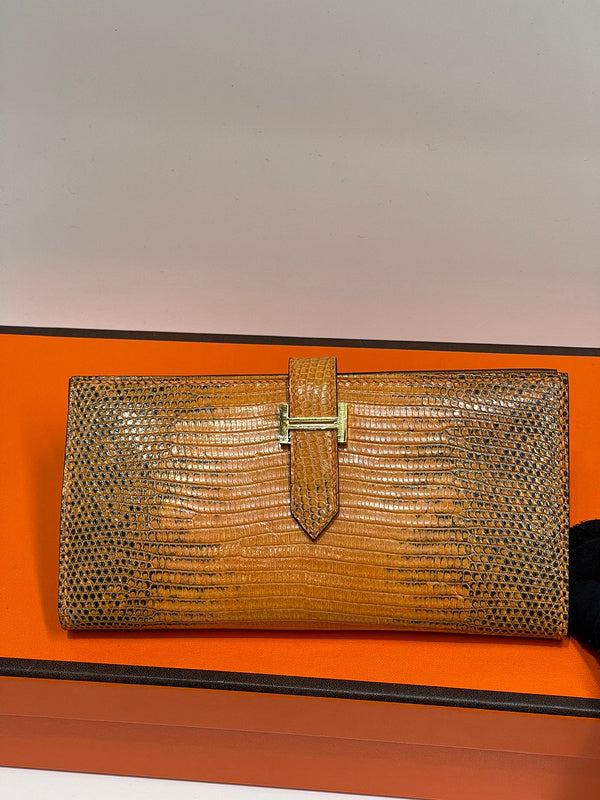 Side view of effortless structured handbag