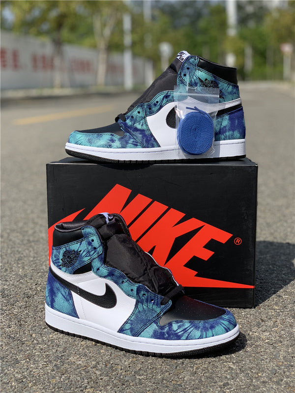 Nike Men's & Women's Designer Low-Top Shoes — Style 017 front view