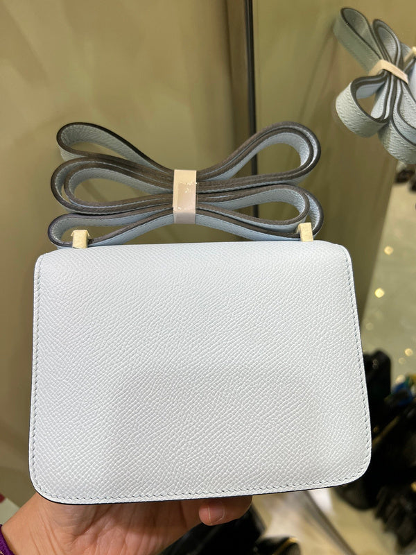Interior view of fluid premium bag