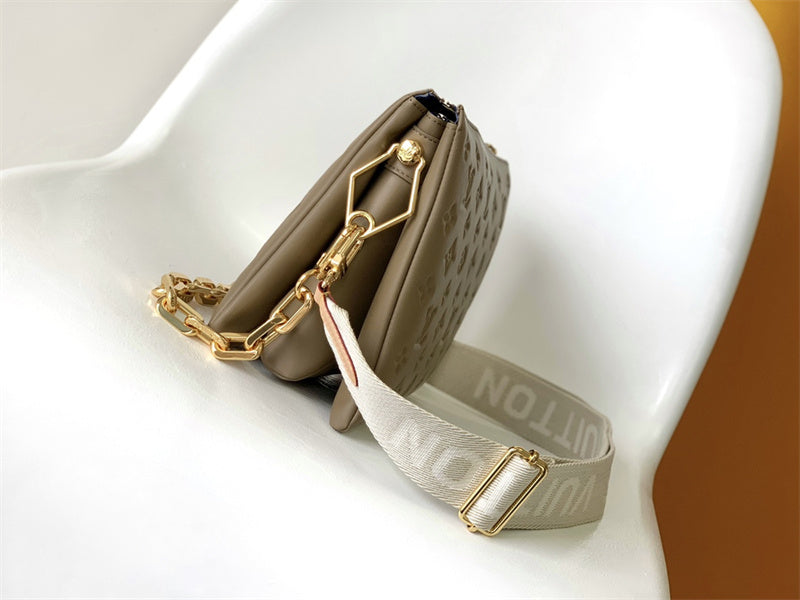  handbag interior and compartment view