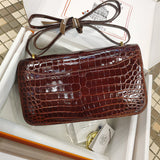  minimalist carryall bag detail view showing craftsmanship