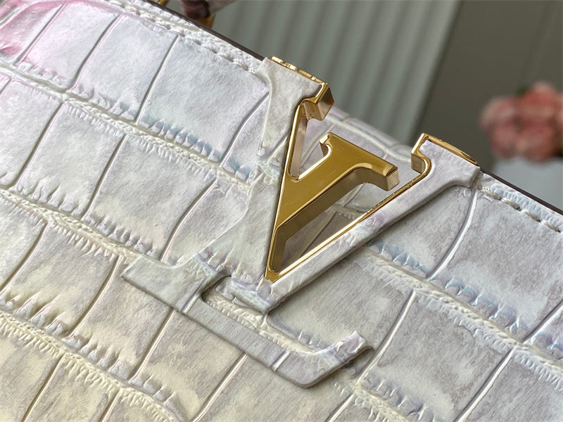  tailored everyday bag detail view showing craftsmanship 8