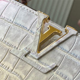  tailored everyday bag detail view showing craftsmanship 8