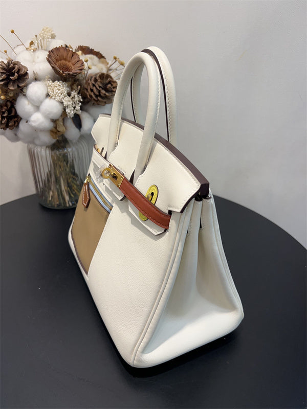  satchel interior and compartment view