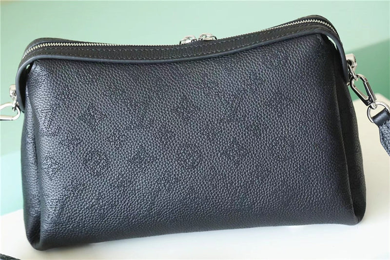  structured bag interior and compartment view 33
