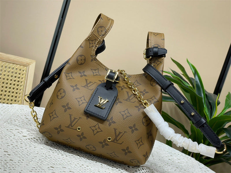  clean-lined tote bag styled with outfit 18