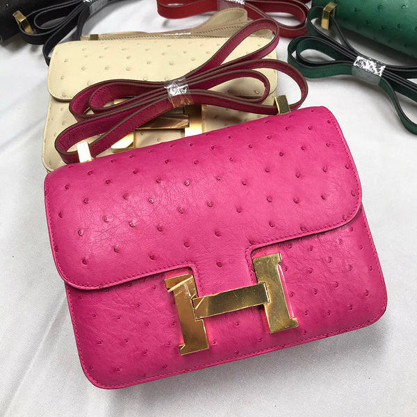 Balanced handbag styled for everyday wear