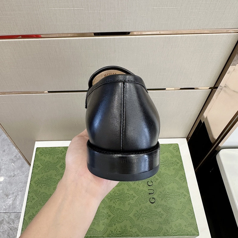 Gucci neutral cream luxury sneakers view 5 minimalist modern build