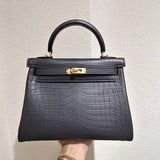 Refined satchel carried on shoulder