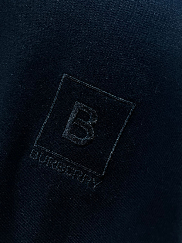 Full silhouette view of Burberry luxury piece style No.531