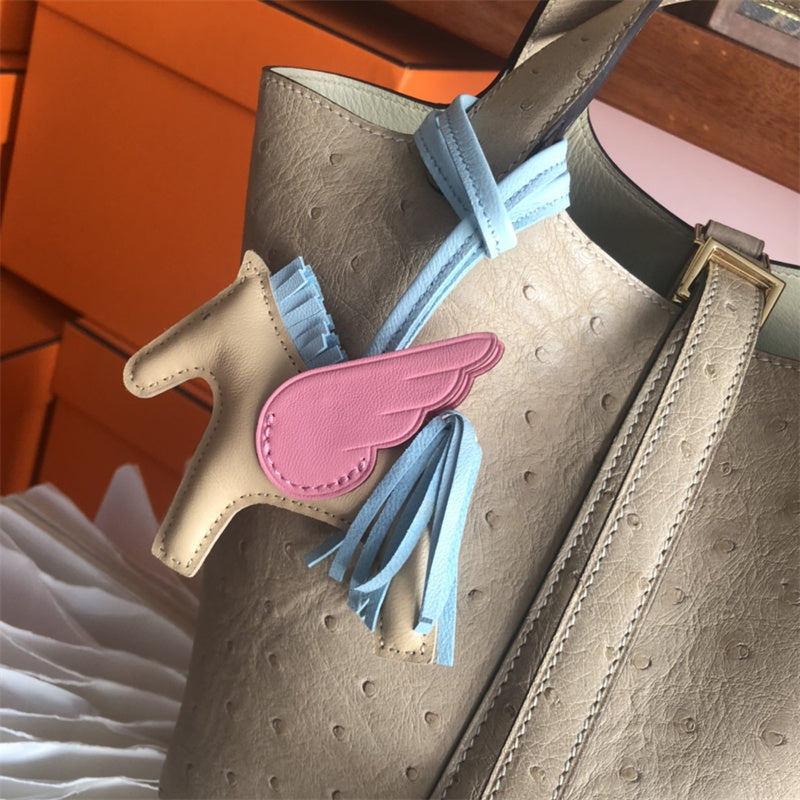  Understated shopper bag carried on shoulder