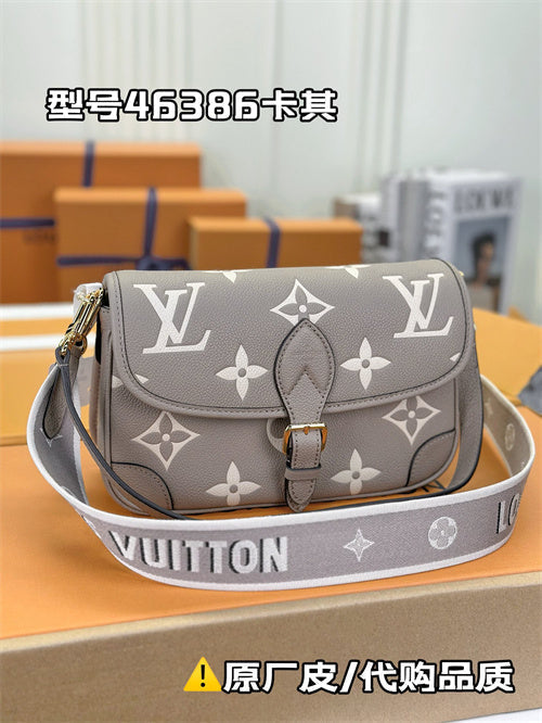  Versatile top-handle bag carried on shoulder 10