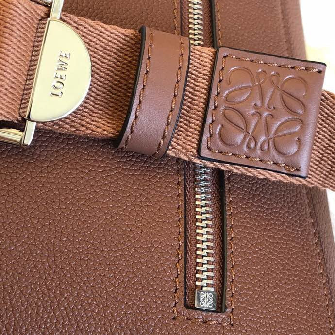 Ziva's Charm handbag – front view (33cm*10cm*25cm)