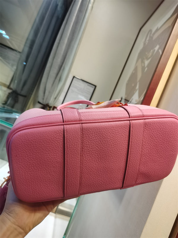  Essential everyday bag front view 7