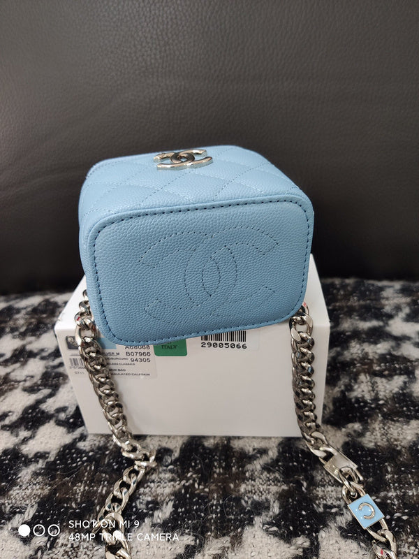  women's handbag, versatile design, view 4