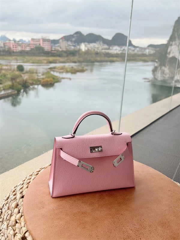  structured bag interior and compartment view 9
