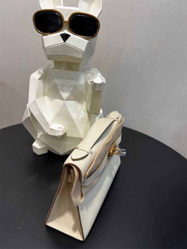  Effortless crossbody bag front view 7